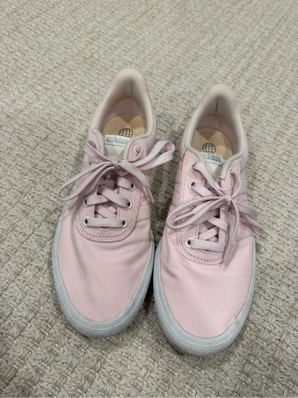 Adidas Sneakers